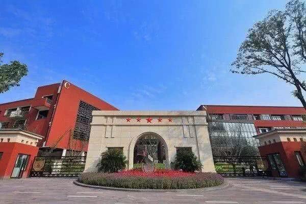 重庆最牛初中第一名,重庆最牛的两个区