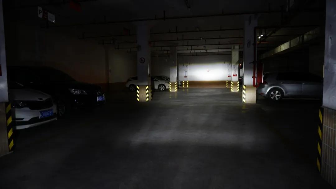 黑科技的电摩MIKUSuper:汽车级锂电双芯双动力指纹解锁