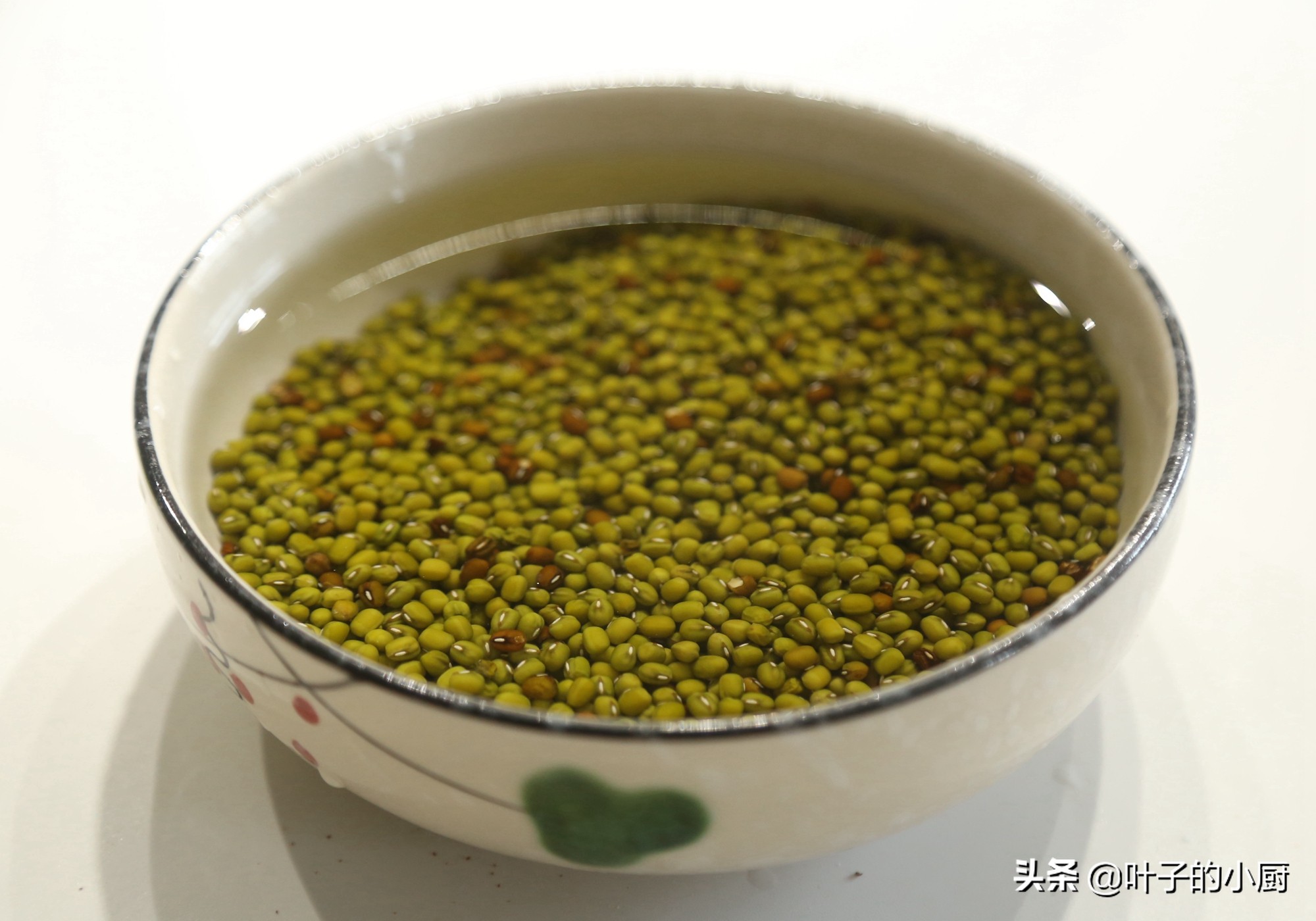 绿豆汤怎么煮软烂不开花,绿豆汤不变色的正确煮法