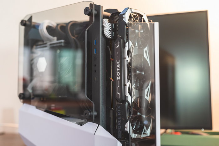 圣诞节前装一台白色的ITX性能钢炮游戏主机