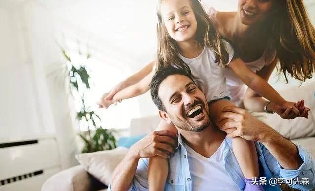 孩子总想妈妈陪着,孩子老是要妈妈陪玩怎么办