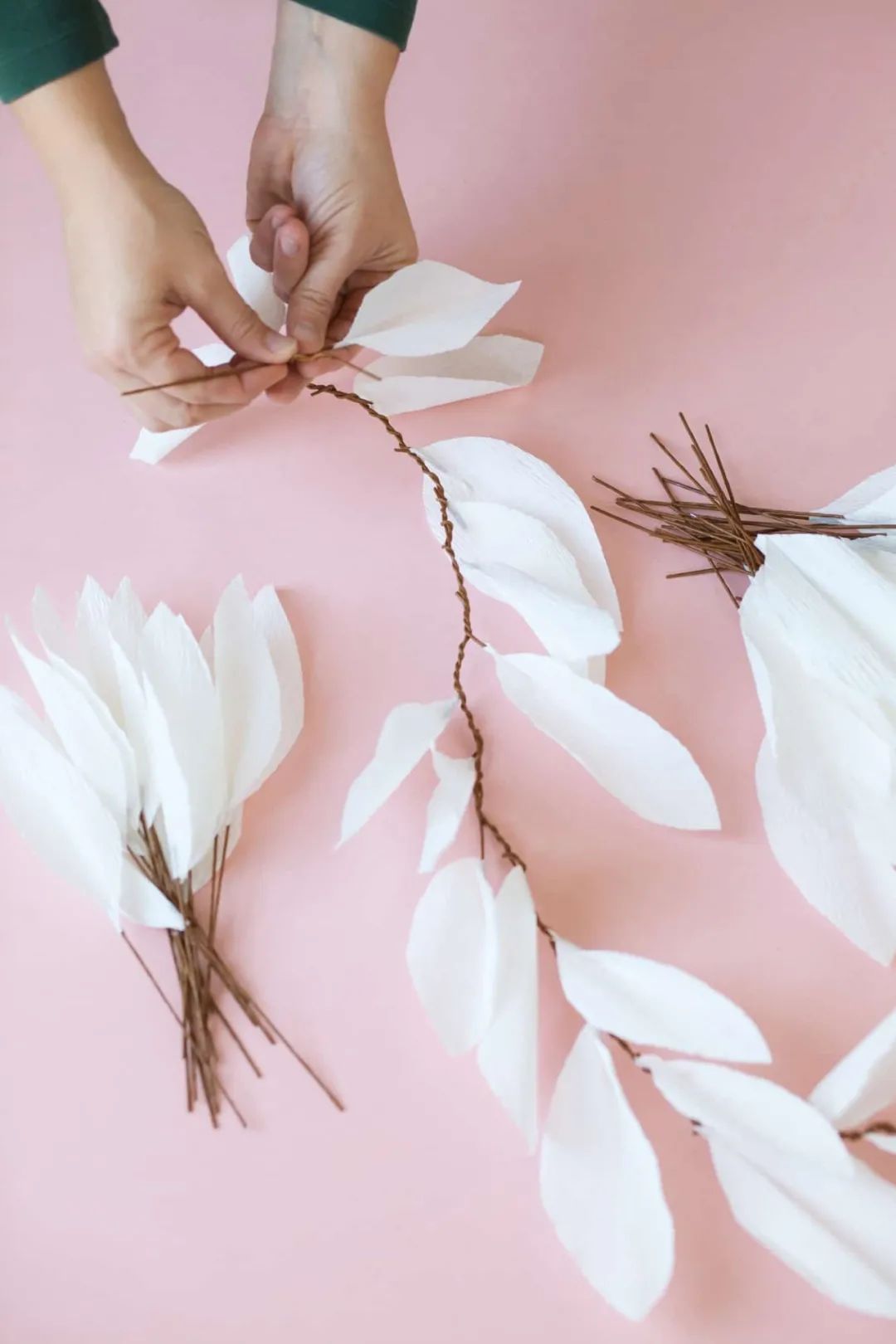 皱纹纸diy手工花朵,手工制作皱纹纸立体花