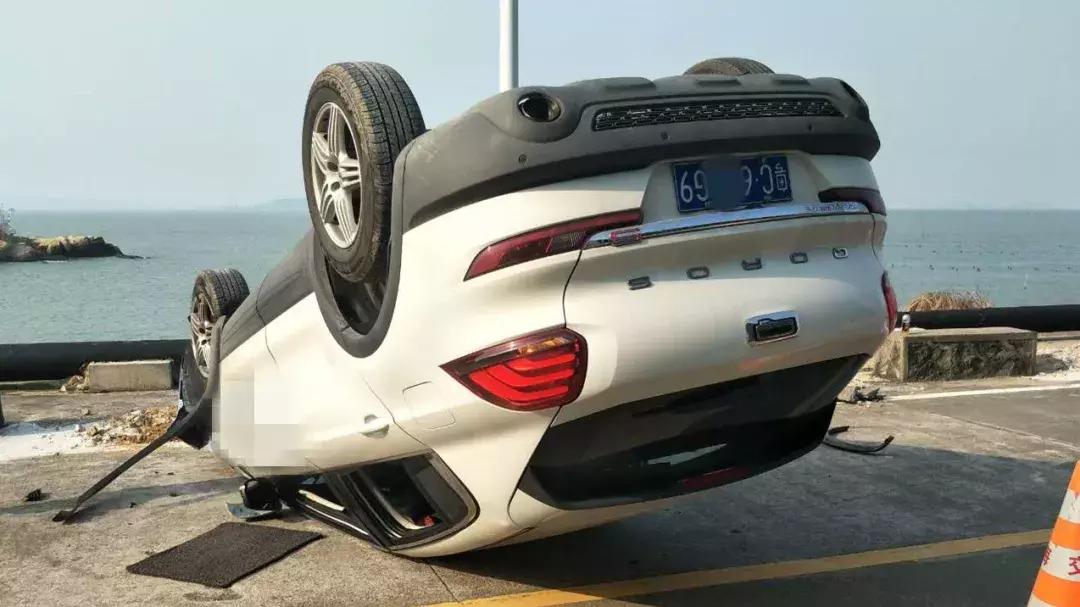 新手司机租共享汽车,实习司机租共享汽车撞大学生