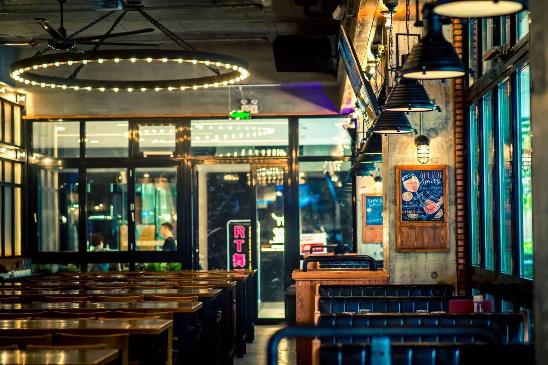 不接受批评的酒水研究所，能喝上全世界的酒