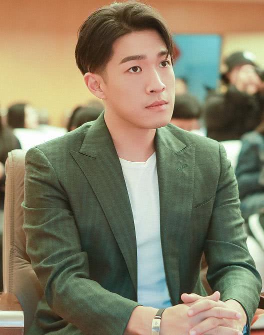 张丰毅与张博宇同台,张博宇张丰毅近照