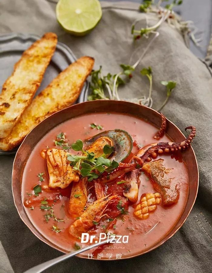 西餐煎牛排沙拉,经典牛排番茄意面