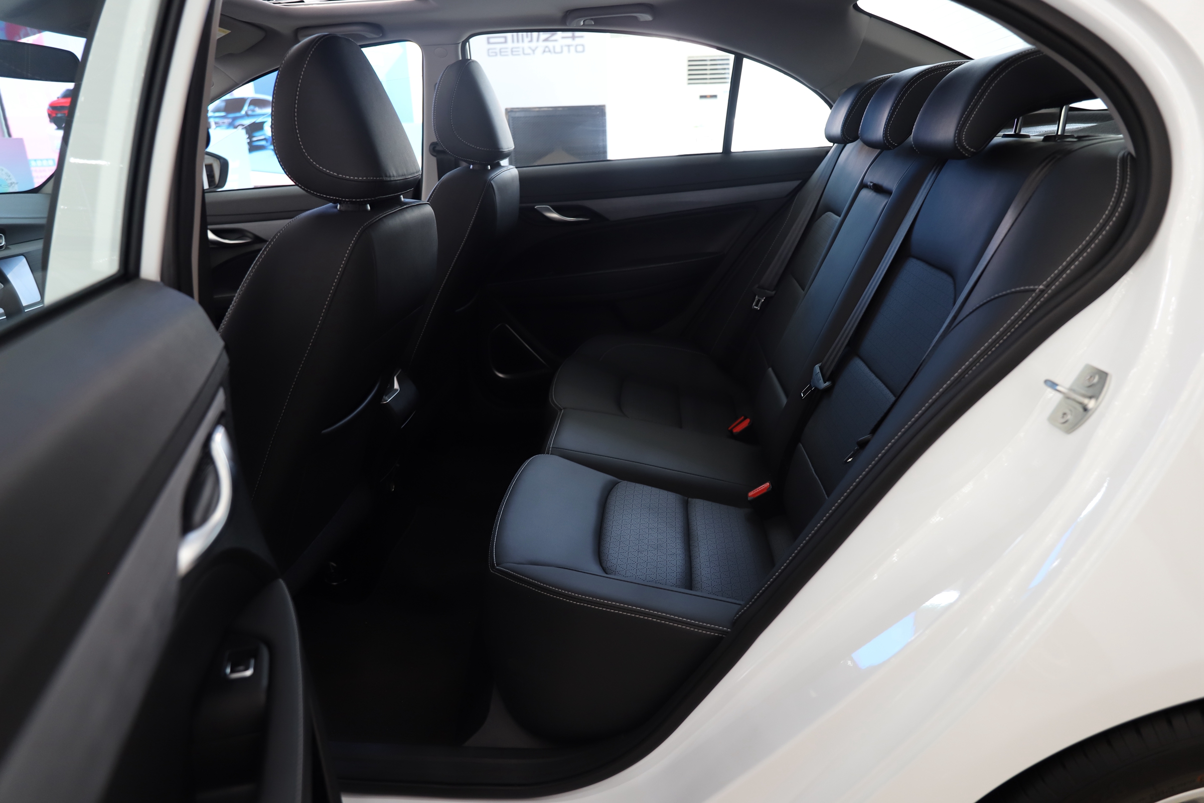 吉利帝豪UP豪华型,吉利帝豪2021款up向上版功能介绍