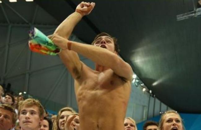 跳水运动员需要剔除体毛吗,跳水男运动员短裤