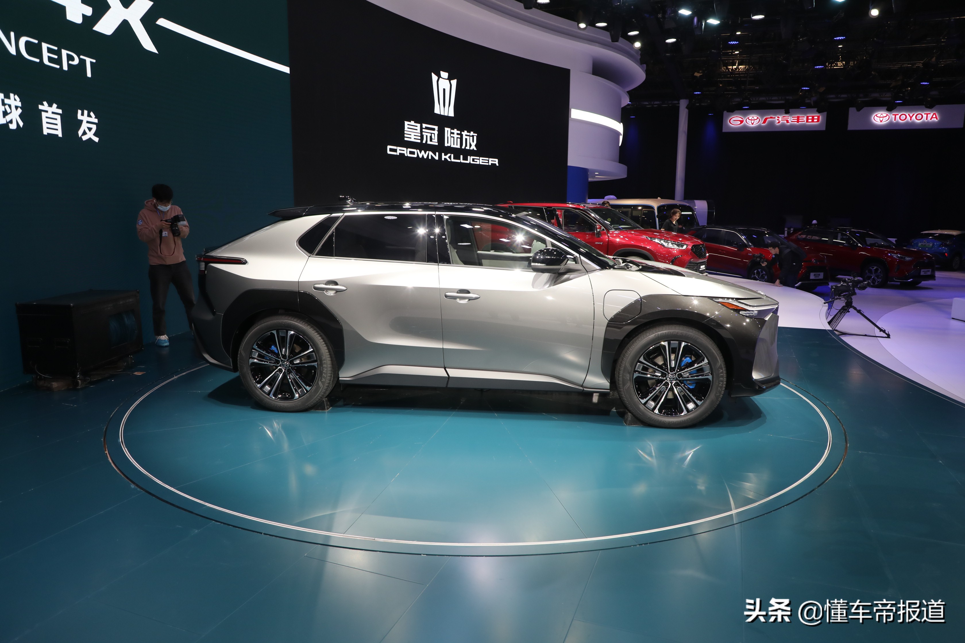 新车｜短悬挂长轴距，造型科幻！丰田纯电SUV概念车亮相上海车展