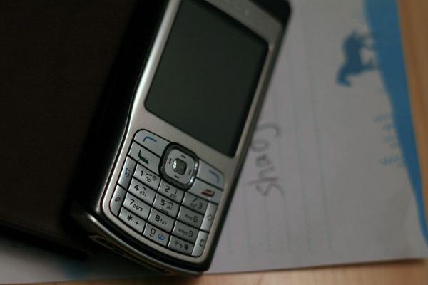 曾经的机皇诺基亚7610,翻出了十八年前的诺基亚