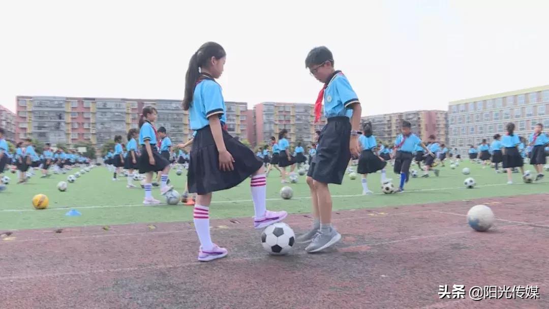 德阳天元烛光小学u11组足球比赛,德阳5人制小学足球比赛