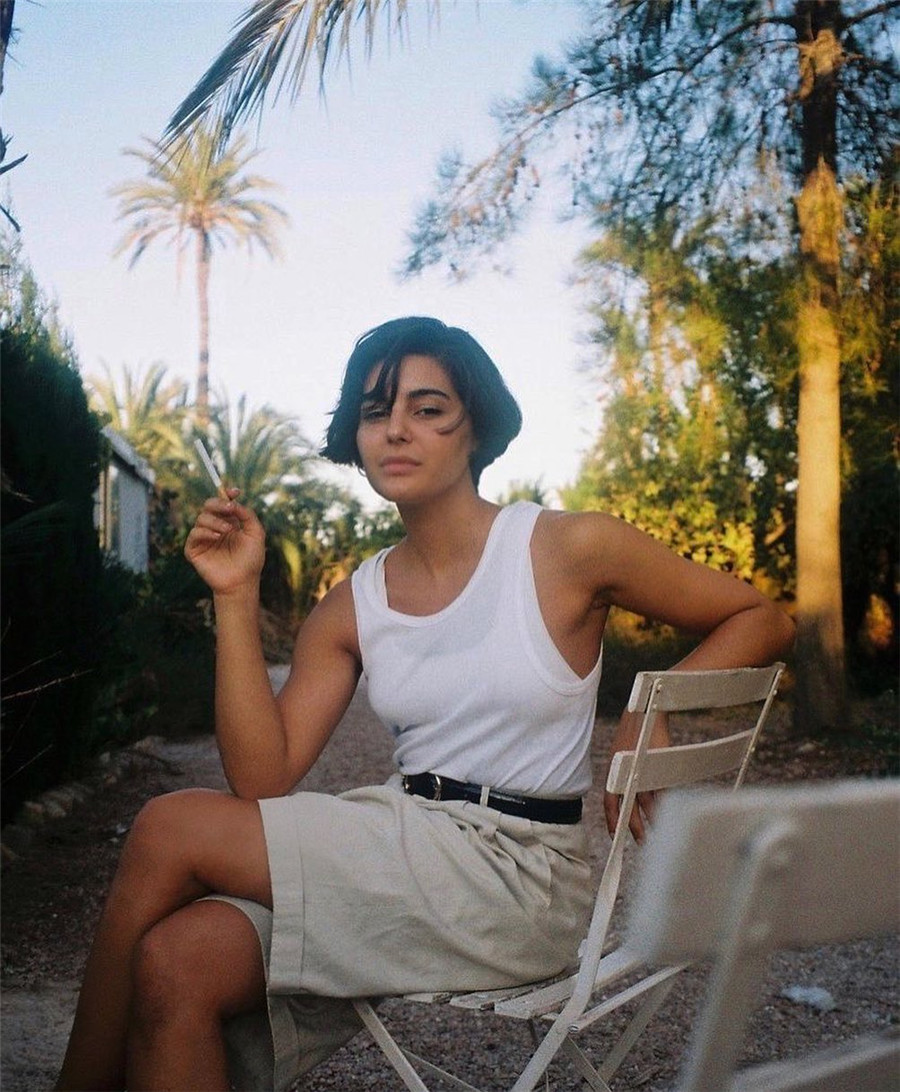 夏天的牛仔短裤照样能清爽又时髦,夏日必备短裤推荐女款图片