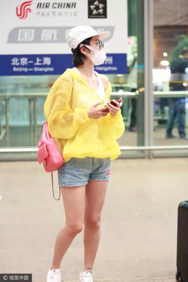 既简单又好看的双肩包,双肩包又休闲又能装电脑