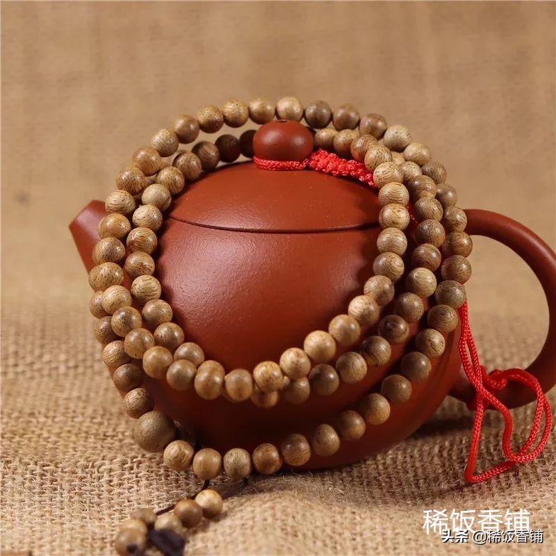 沉香手串戴左手还是右手,男士沉香手串戴左手还是右手