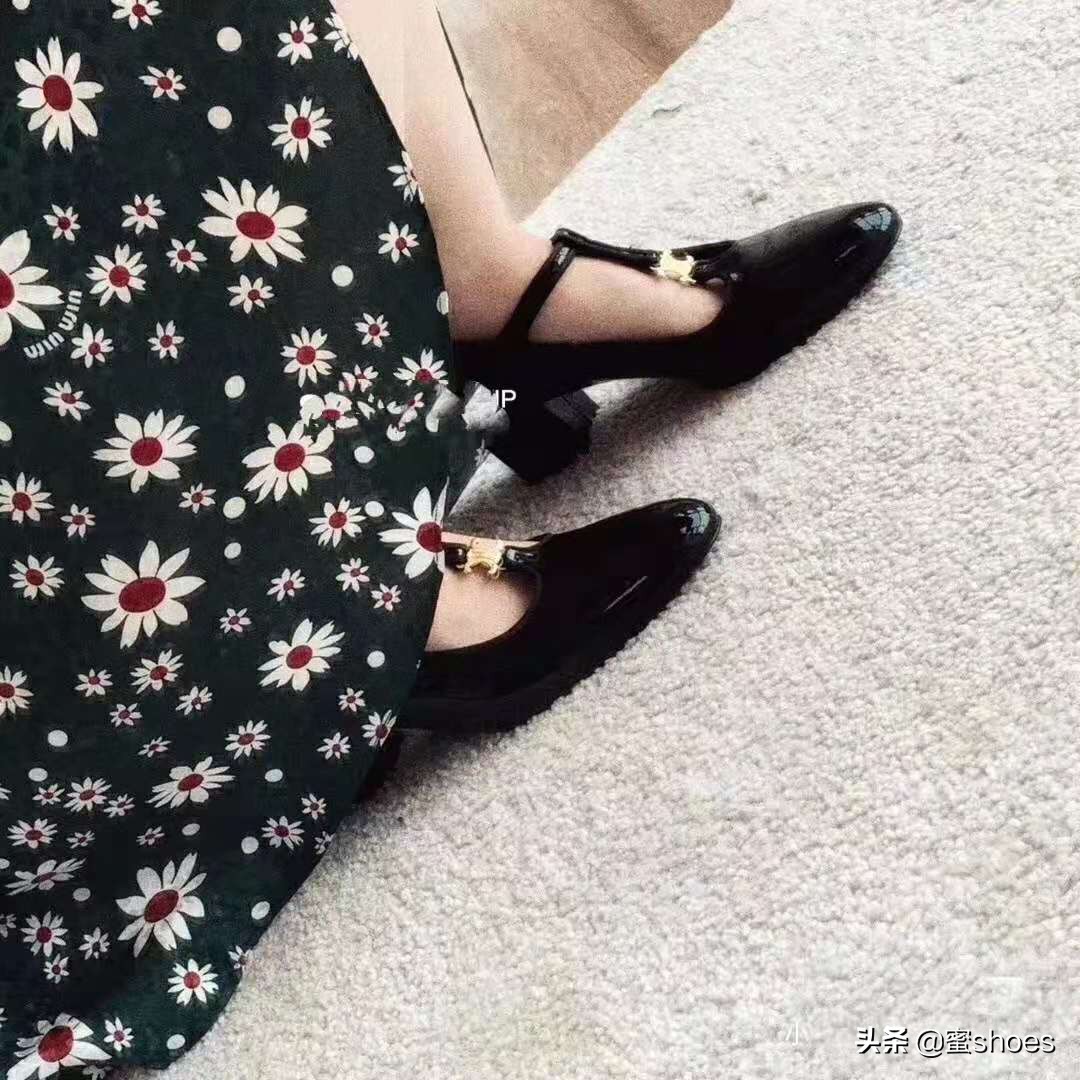 杨丞琳巴黎街拍鞋子是什么牌子的,杨丞琳同款鞋子nike