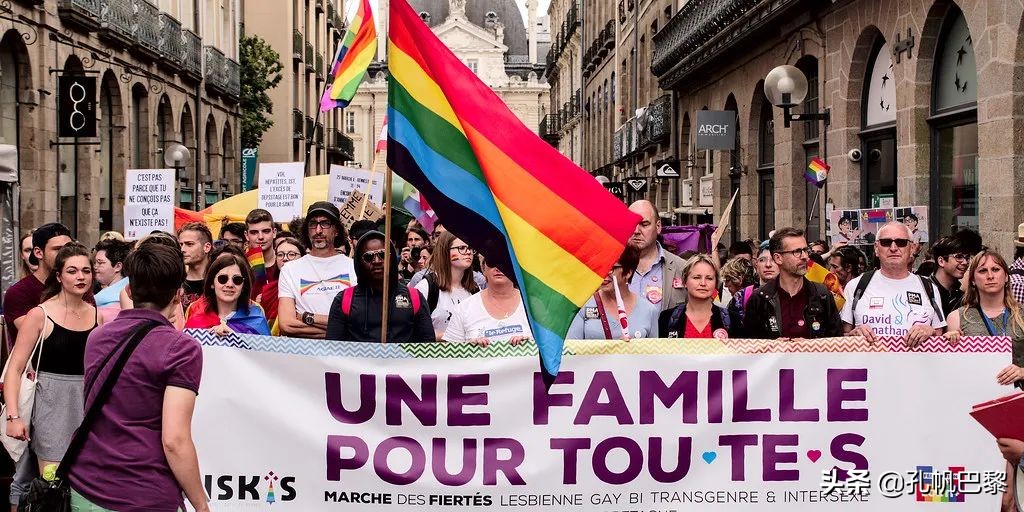 生孩子无需男人，为娃法国女人冒险DIY“造人”！马克龙承诺了？