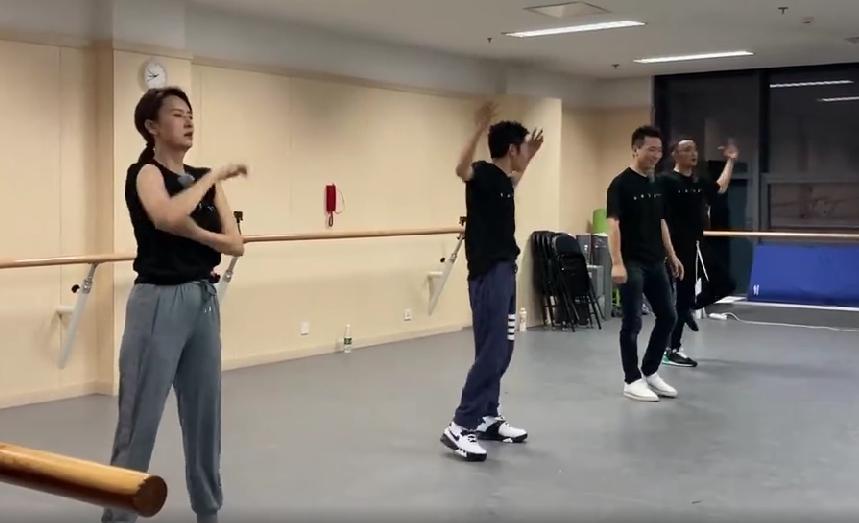 张蕾与撒贝宁,你好生活撒贝宁康辉尼格买提张蕾