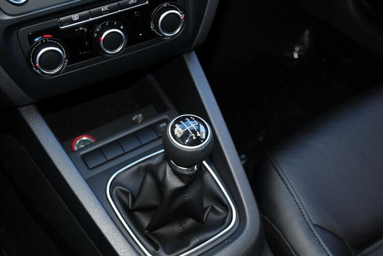 12款大众速腾豪华4万多,大众速腾入门级车型值得购买吗