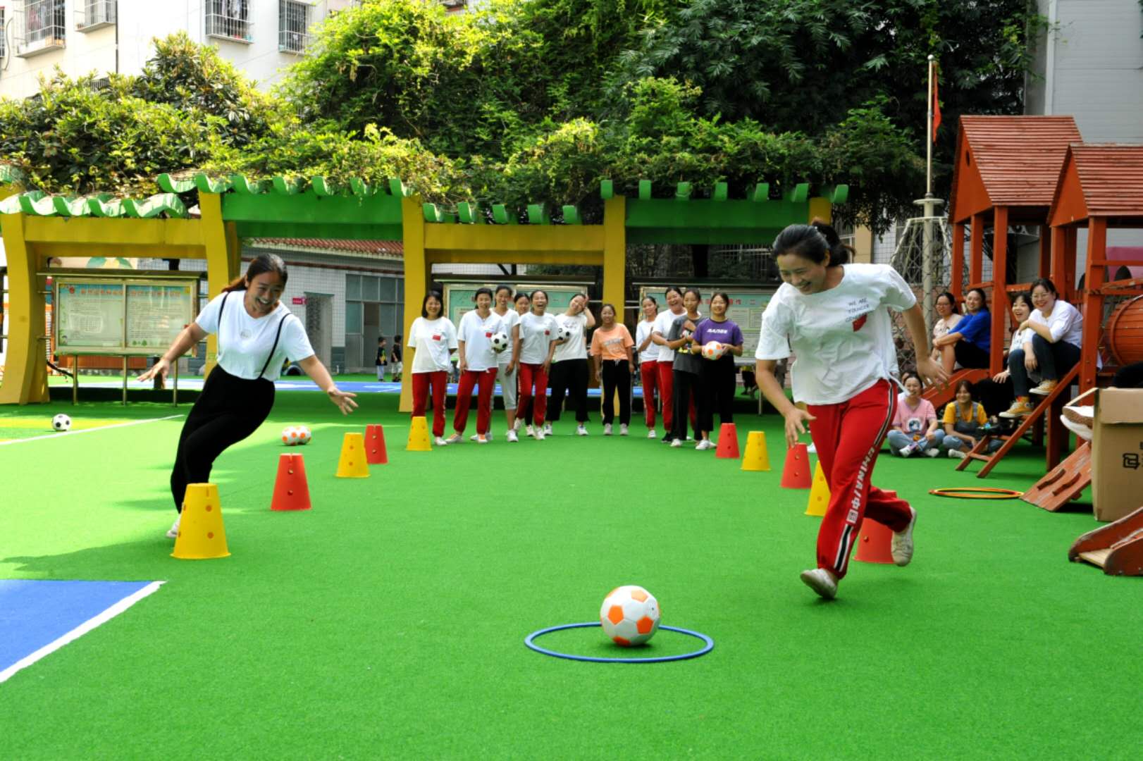 足球体能训练幼儿园中班,淅川县实验幼儿园活动