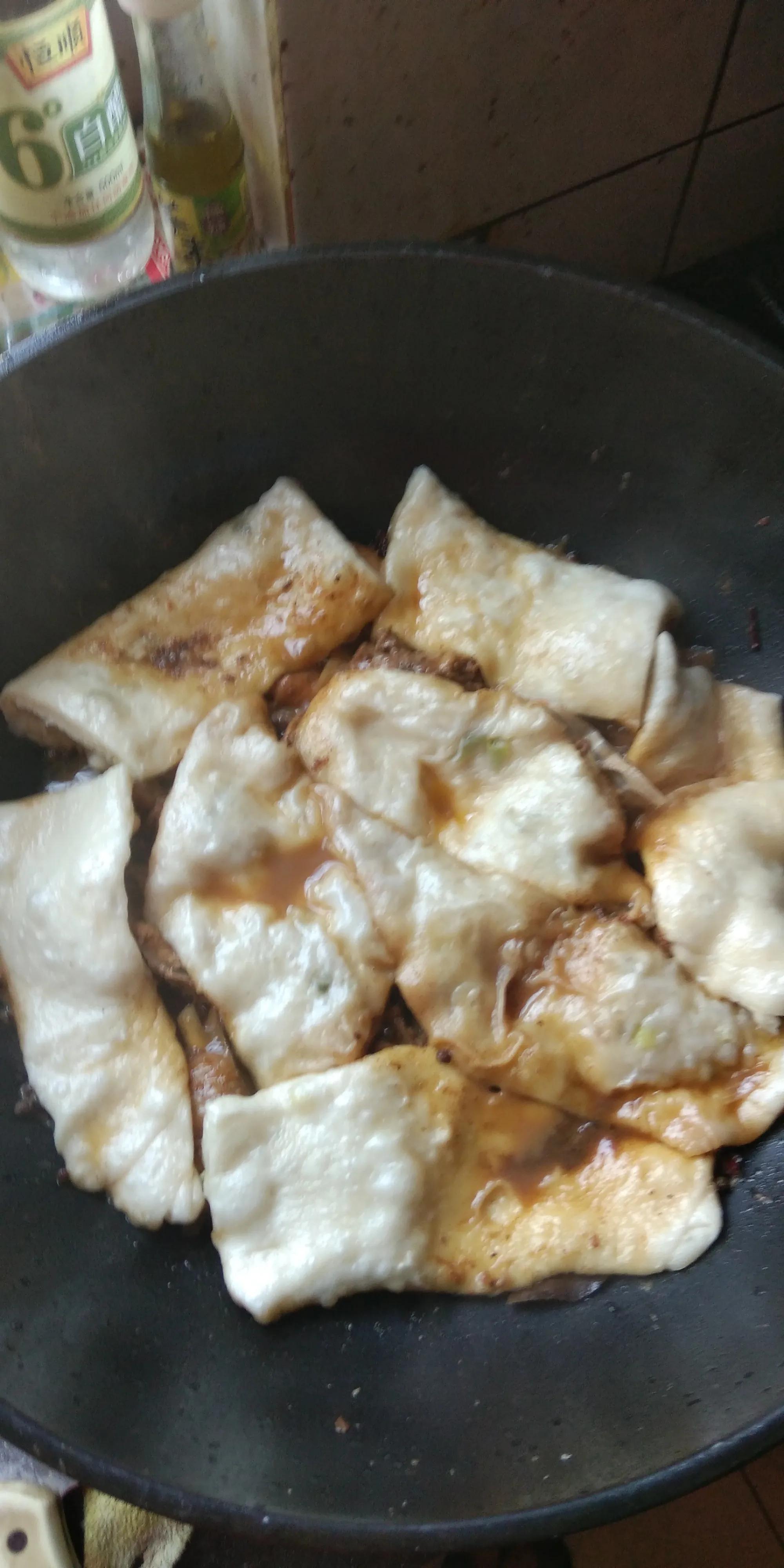 河滩牧鸭养殖,河边野炊炒鸡