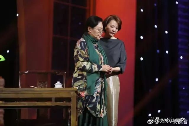 董卿朗读者24主题满分写作素材,董卿100篇朗读者范文