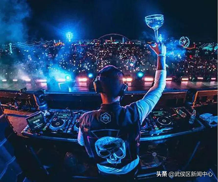 2023年户外房车露营嘉年华,首届房车露营季