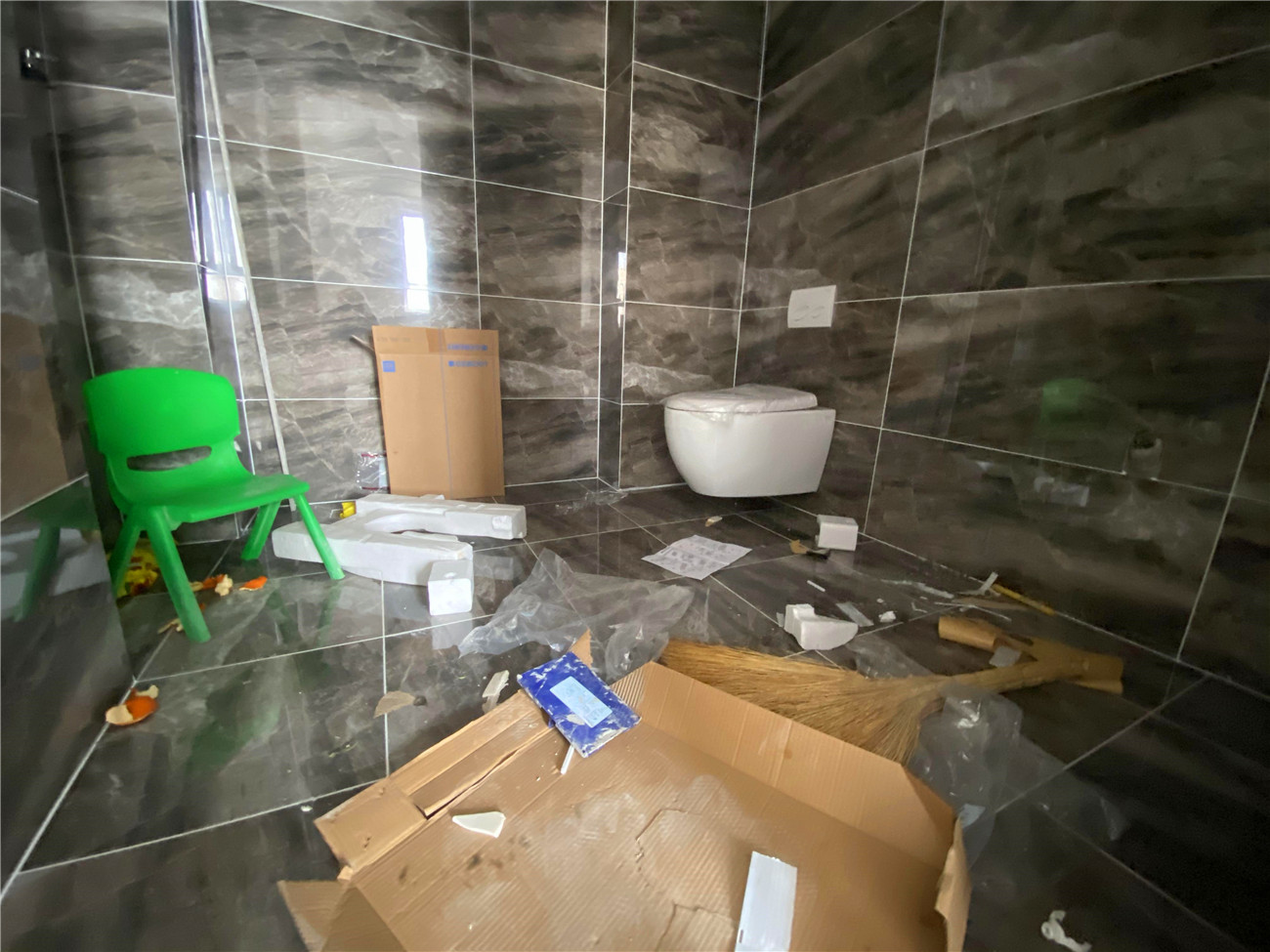 自己独立安装壁挂马桶遇到的那些坑!!!从水电开始就踩坑