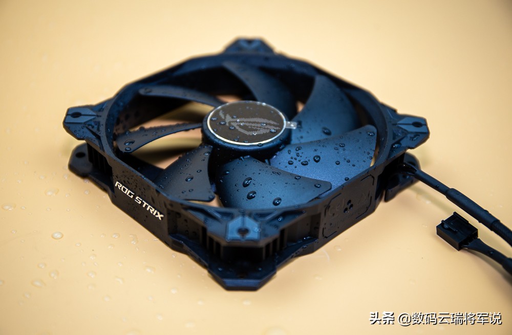 ROGStrix风神XF120磁悬浮风扇，让系统火力全开