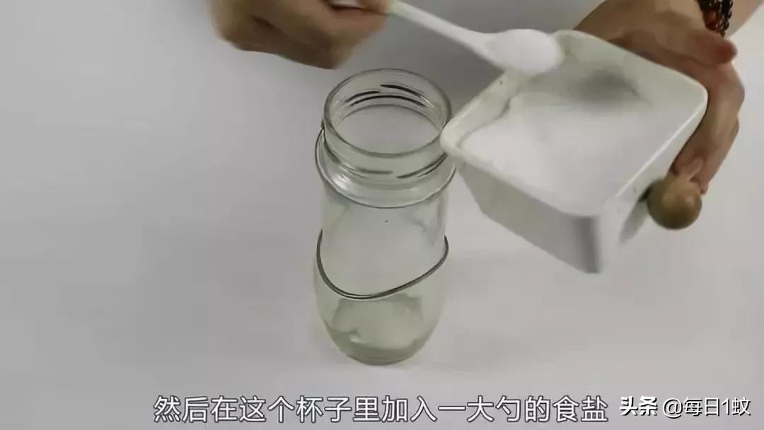 如何清洗杯子才能让杯子洗得更亮,清洗杯子底部够不着小妙招