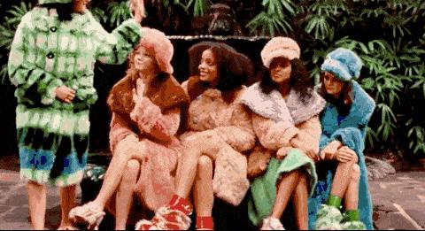 我花1000多块买的毛绒包，后来发现有点贵！