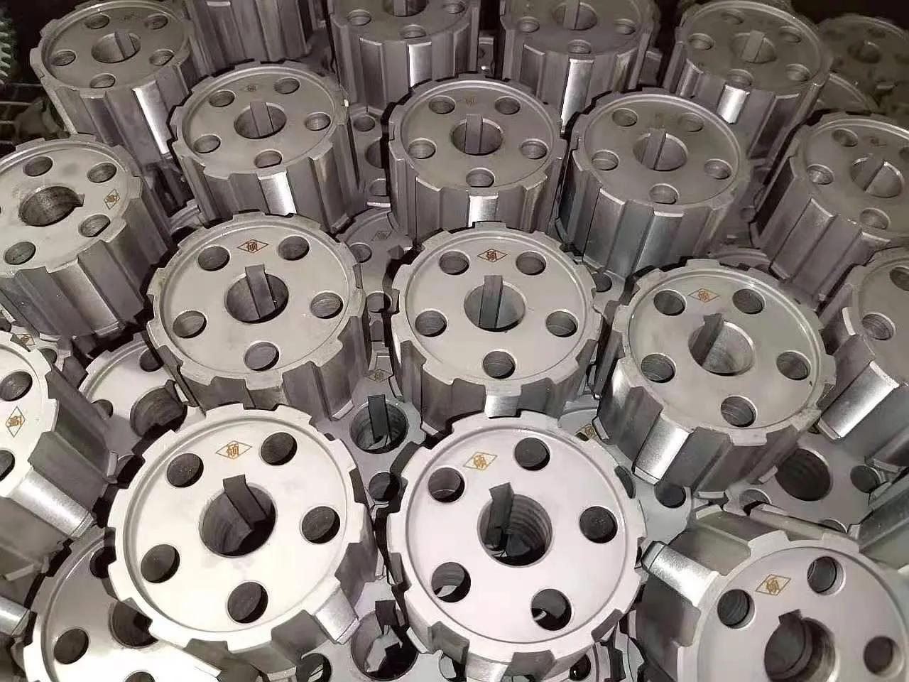 钃濋獜閽绘帰,钃濋獜閽绘帰閽绘満閰嶄欢