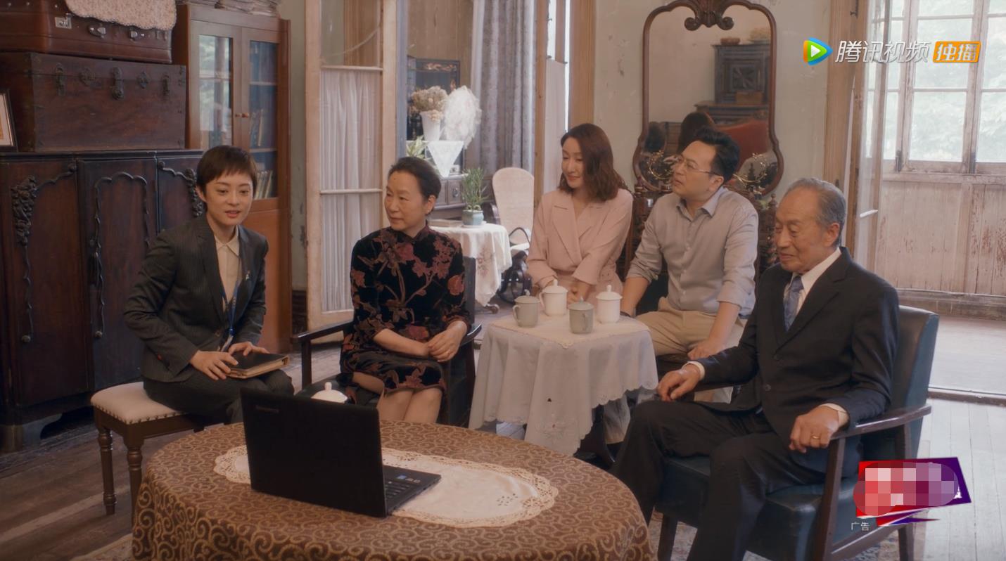 穿着旗袍的江奶奶，统一了我们对老年人的审美