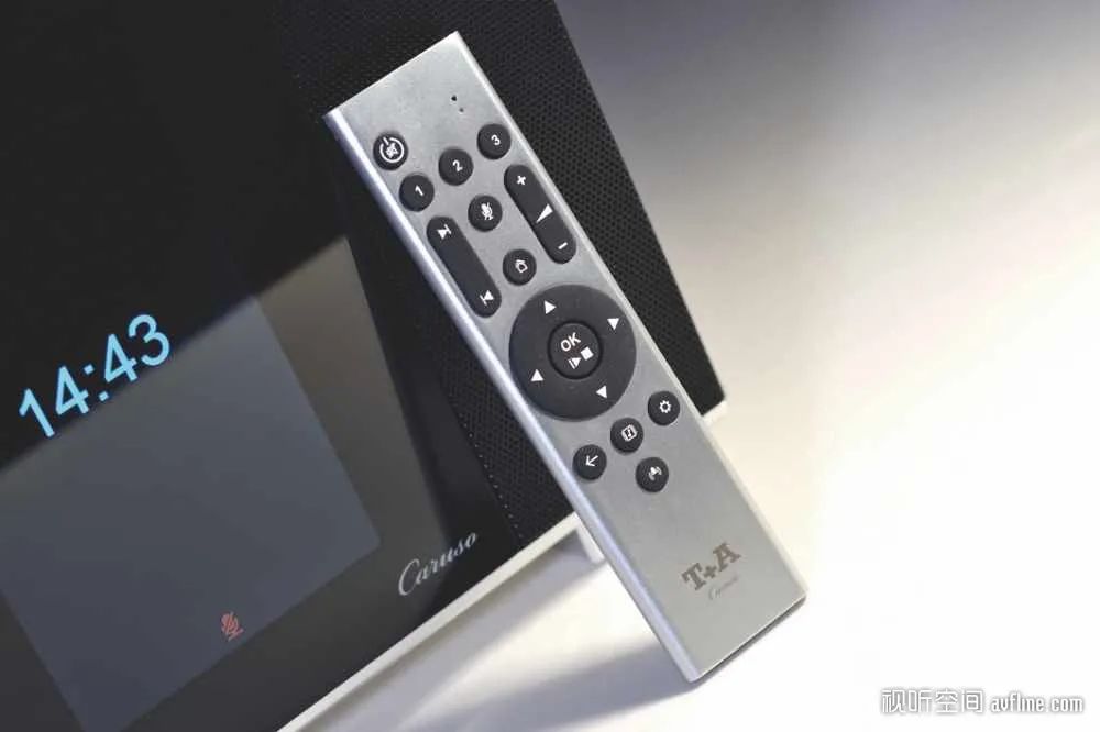 让音响成为客厅的主角：T+A聽佳音Caruso多功能一体机