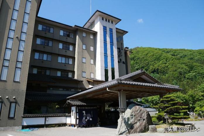 轻奢极简露天温泉,超梦幻的露天温泉