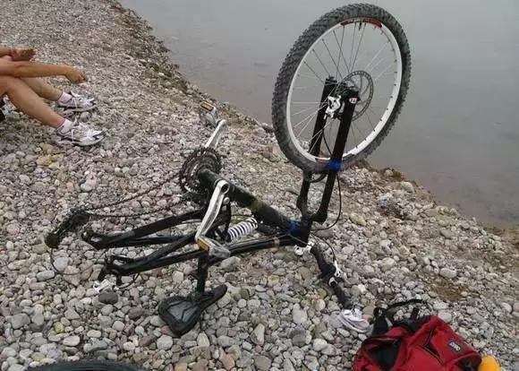 不会补胎咋补,单车骑行补胎