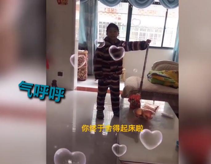 妈妈吐槽孩子天天睡觉,妈妈每天都在骂孩子学习