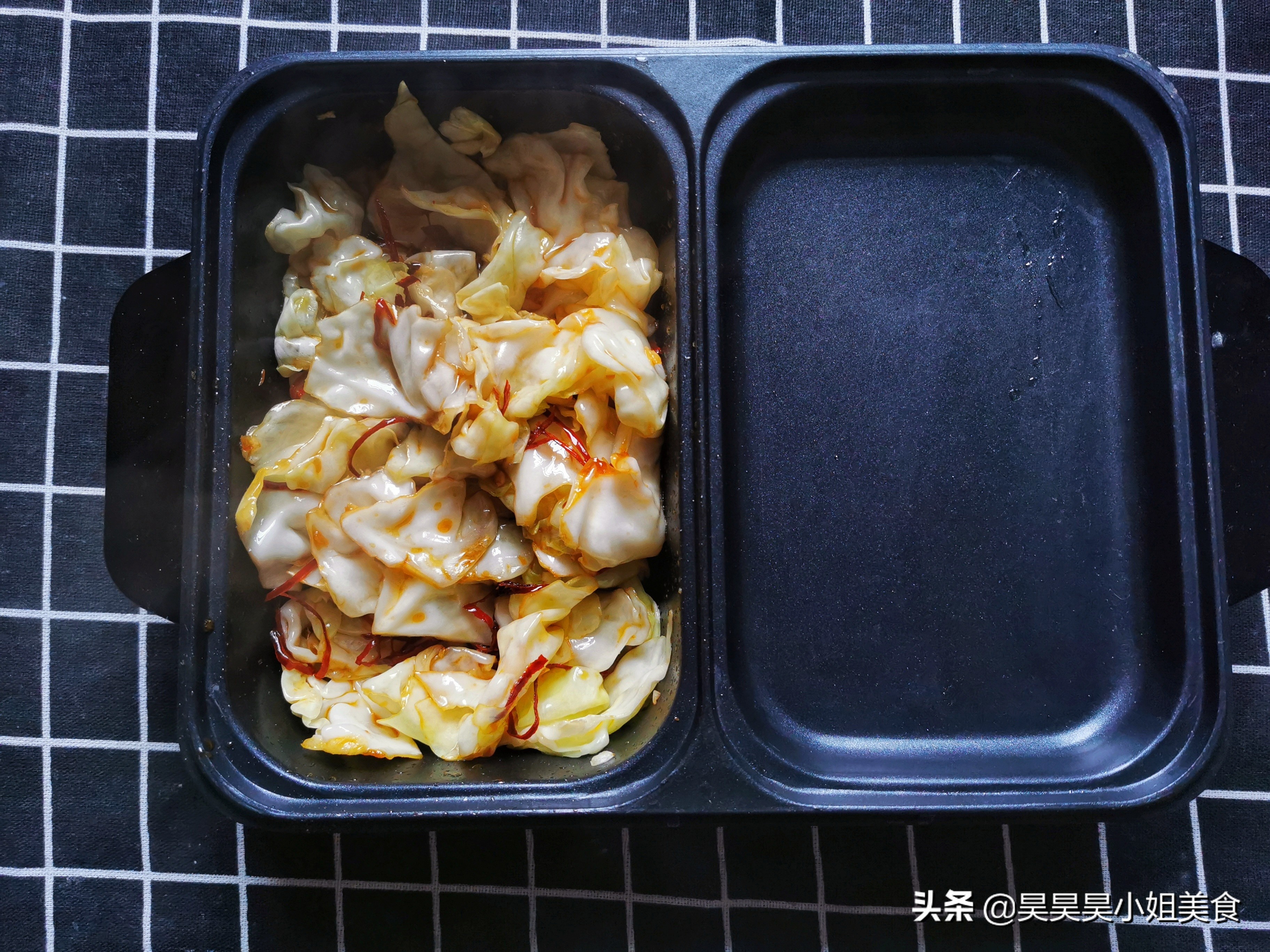 包菜这样炒，掌握这一步，口感脆嫩，10分钟搞定晚饭