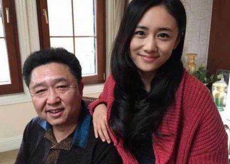 曾月收入百万夫妻流浪也不打工,曾小贤月收入多少钱