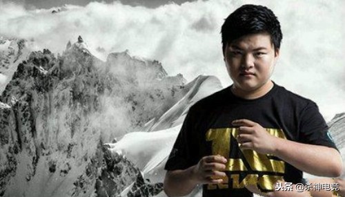 RNG淘汰前后评论翻天覆地！网友：抽到G2笑成狗，一笑笑到S9！