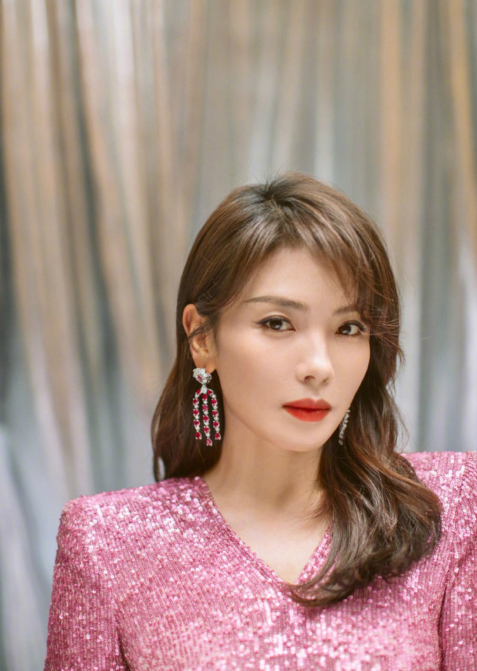 40岁刘涛大秀马甲线,胖20斤的刘涛美出新高度