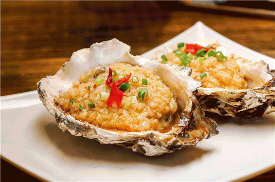 烤生蚝怎么挑又嫩又好吃,在家也能烤生蚝鲜嫩多汁美味可口