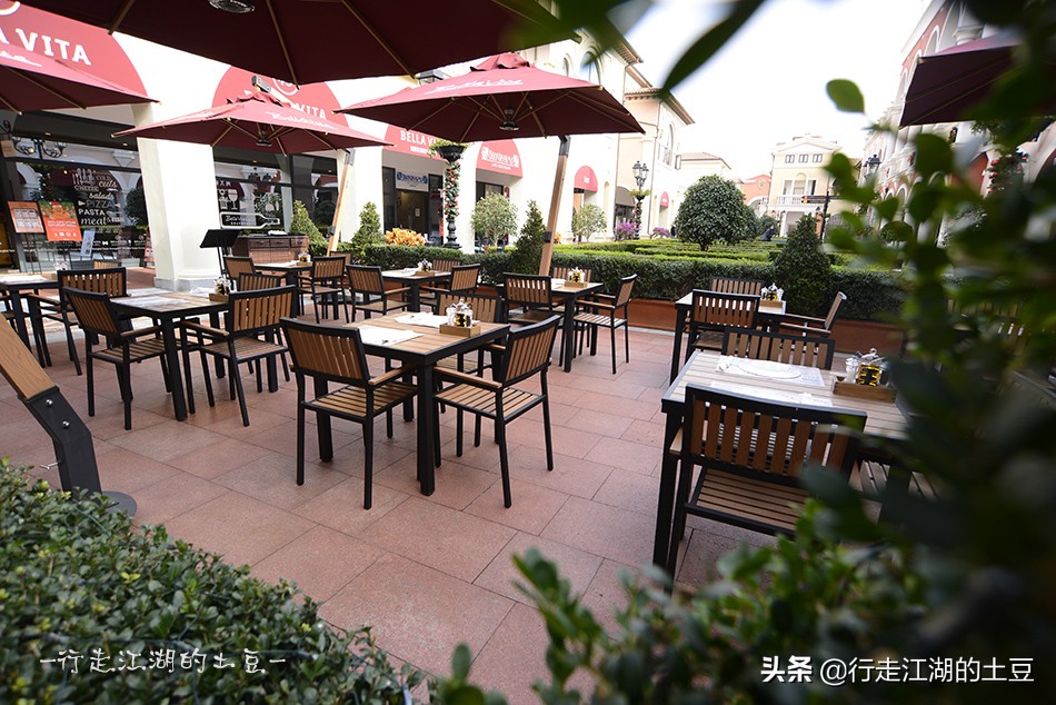 上海佛罗伦萨小镇,奥特莱斯世界名品购物中心,中国奢侈品领导者