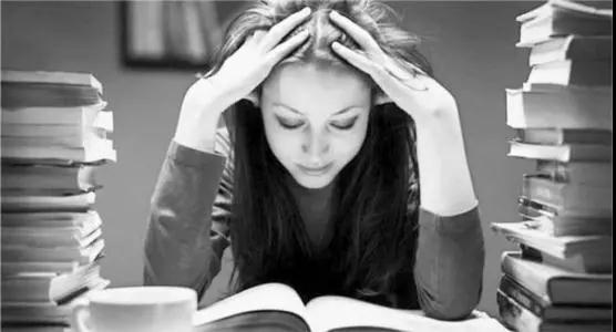 银屑病大量脱屑是要好了吗,银屑病皮屑突然增多是怎么回事