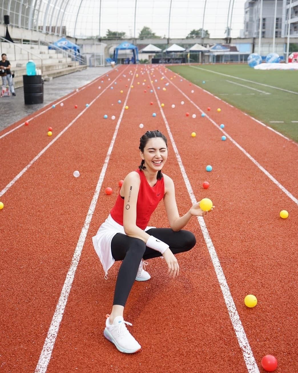 迪丽热巴泰国穿搭,迪丽热巴视频身材