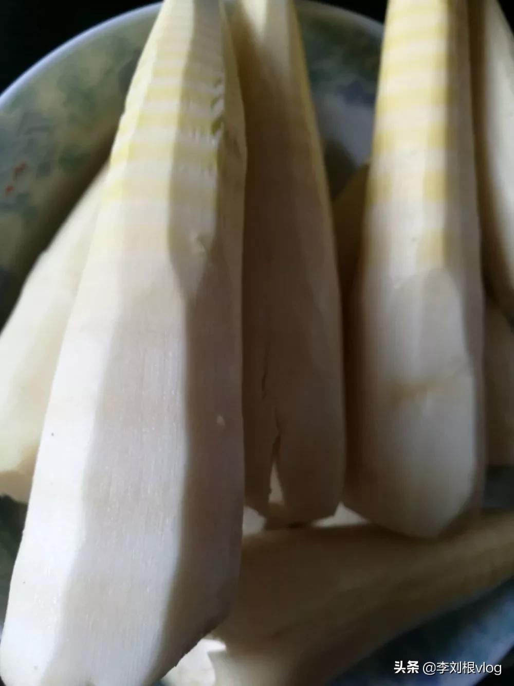 泡椒竹笋的做法简单好吃,竹笋雪菜做法简单又好吃