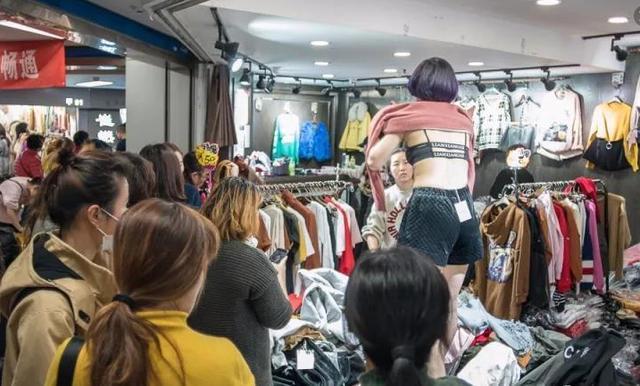 一个新人怎么做服装买手,月营业额10万的服装店利润