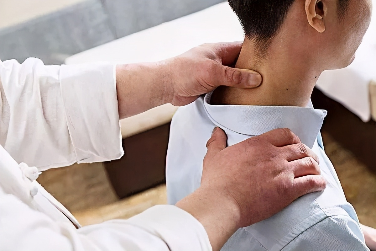 没有脖子的人不容易得颈椎病,脖子短的人都有颈椎病吗