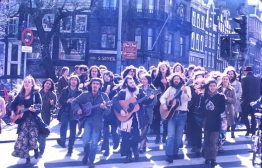 逼迫11岁少女当*奴性**、性侵女儿和儿媳、害死亲儿子…他却说这是“神的旨意”