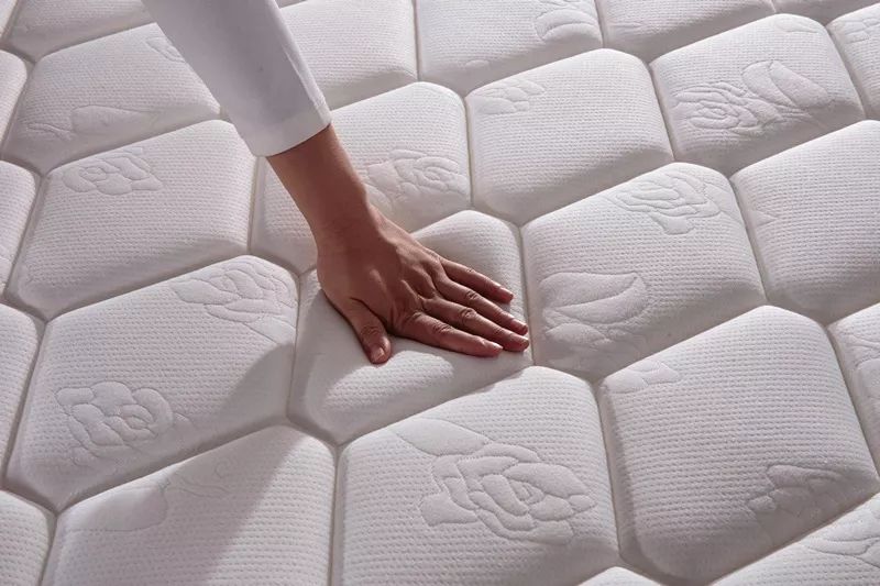 睡硬板床一定要平躺吗,为什么腰痛的人要睡硬板床