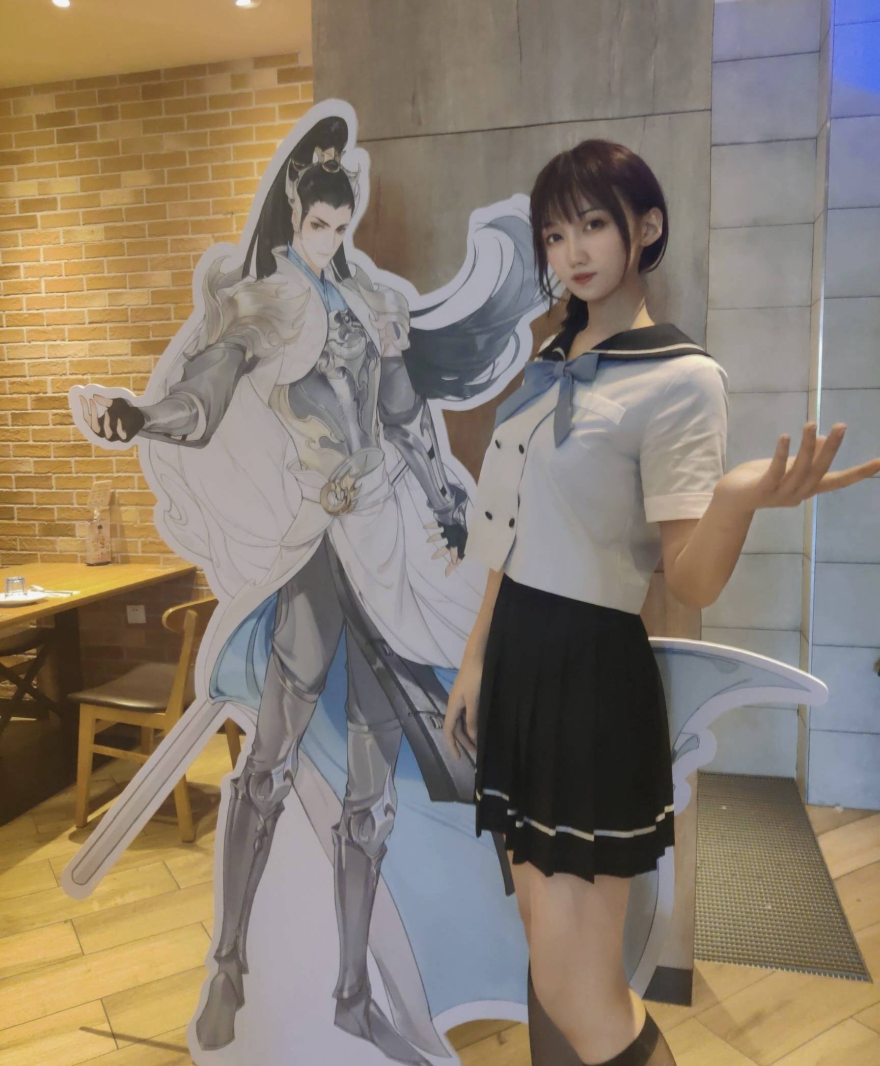 二次元招谁惹谁了?原神喊口号社死还不够,竟还要当众处刑身高